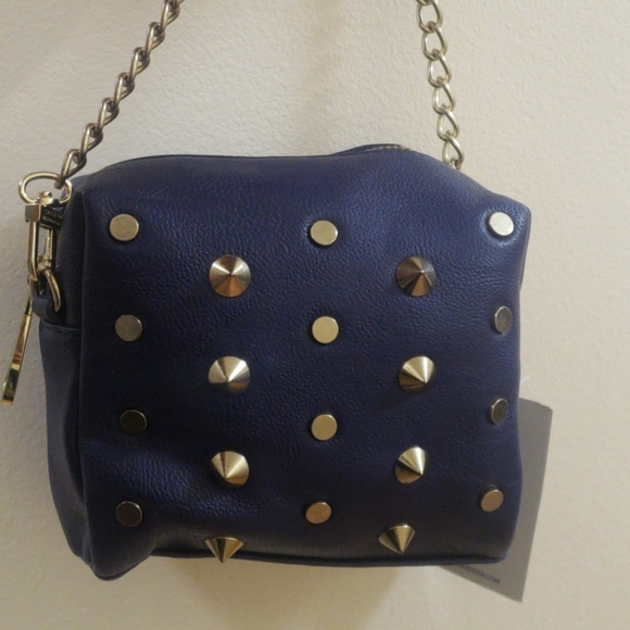 Handbags - Picture 3 of 5